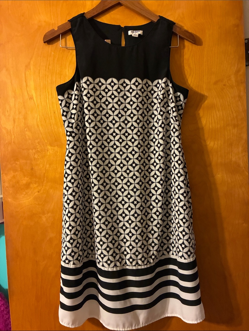 Old Navy Black & White Sleeveless Geometric Fit-and-Flare Dress